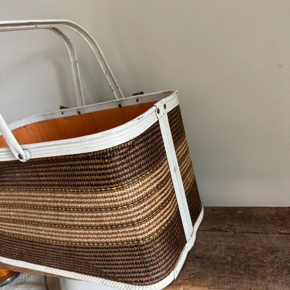 Vintage Redmon Peru Indiana‎ Woven Picnic Basket Brown White MCM Retro Americana